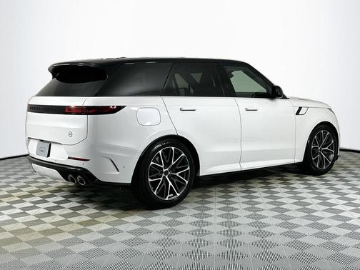 2026 Land Rover Range Rover SV