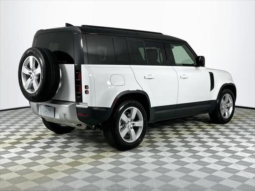 2025 Land Rover Defender 110 P300