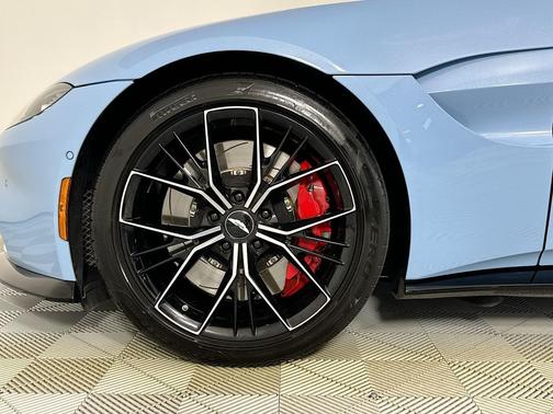 2022 Aston Martin Vantage Roadster