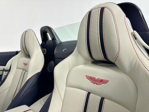 2022 Aston Martin Vantage Roadster