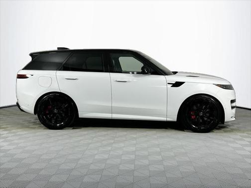 2025 Land Rover Range Rover Sport SE