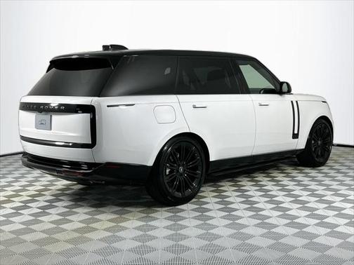 2025 Land Rover Range Rover P400 SE 7 Seat