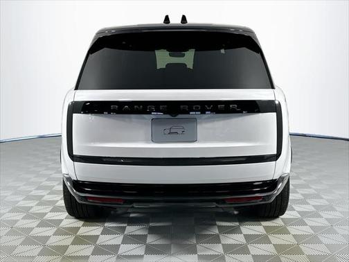 2025 Land Rover Range Rover P400 SE 7 Seat