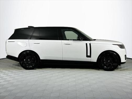 2025 Land Rover Range Rover P400 SE 7 Seat