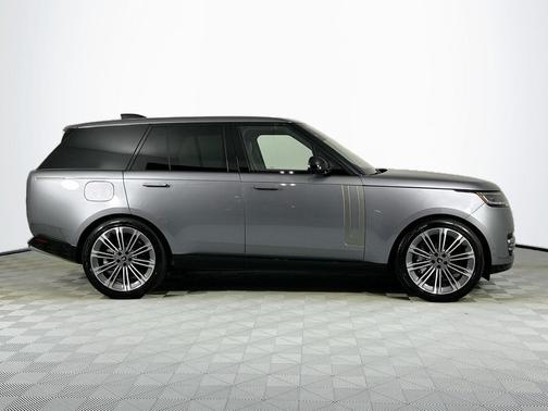 2025 Land Rover Range Rover P530 SE