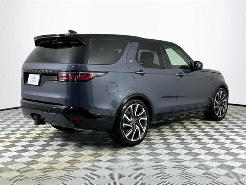 2025 Land Rover Discovery P360 Dynamic SE