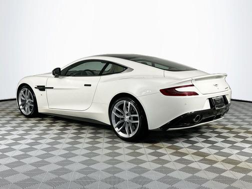 2017 Aston Martin Vanquish 