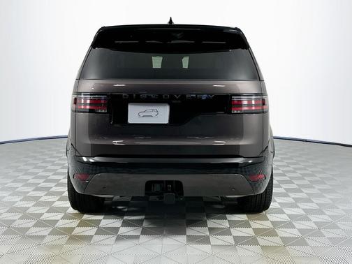 2025 Land Rover Discovery P360 Dynamic SE