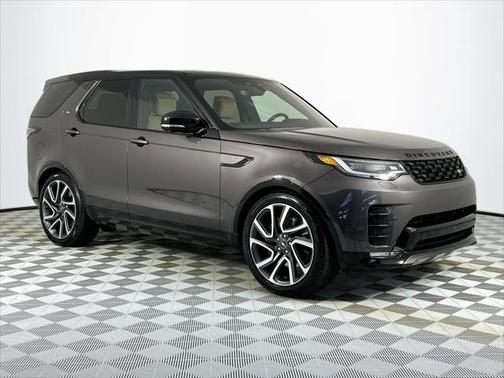 2025 Land Rover Discovery P360 Dynamic SE