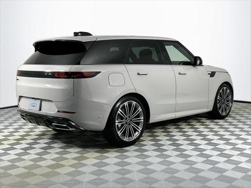 2025 Land Rover Range Rover Sport SE