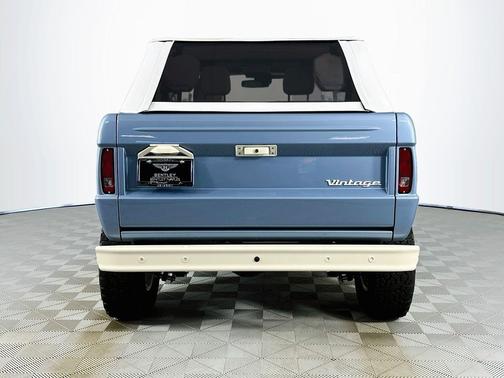 Shadow Black 2025 Ford Bronco Badlands