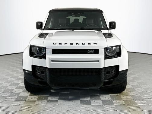 2025 Land Rover Defender 130 P400 X-Dynamic SE