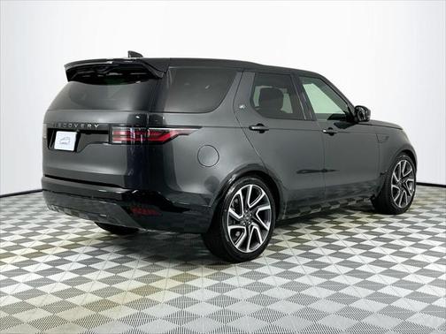 2025 Land Rover Discovery P360 Dynamic SE