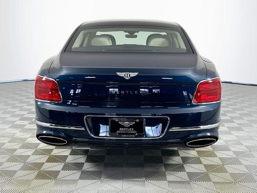 2026 Bentley Flying Spur Base