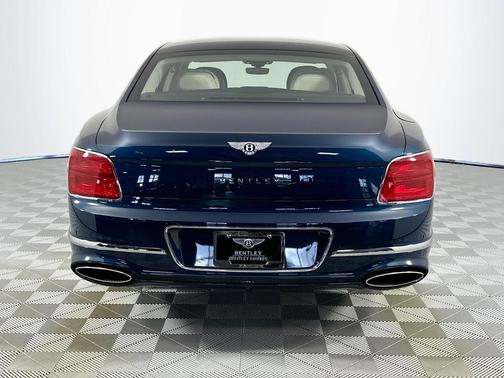 2026 Bentley Flying Spur Base