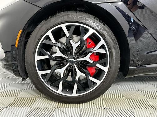 2021 Aston Martin DBX Base