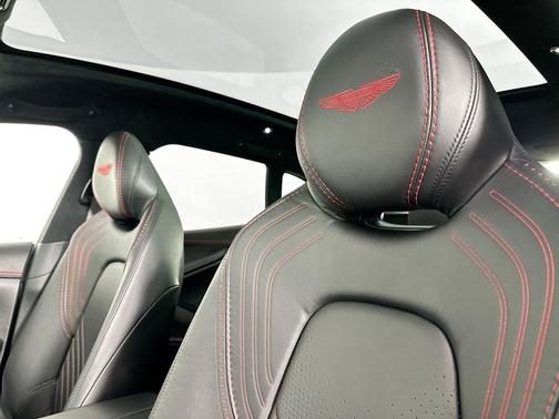 2021 Aston Martin DBX Base