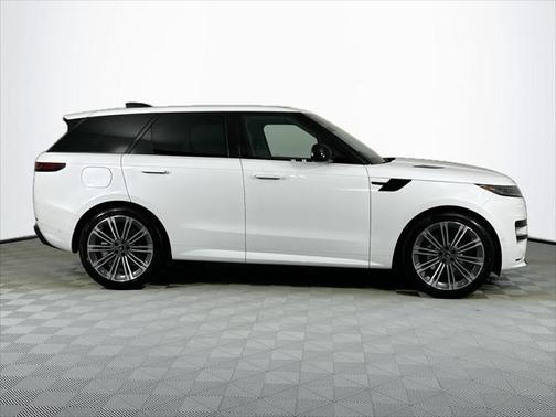 2025 Land Rover Range Rover Sport SE