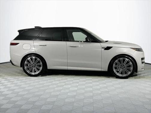 2025 Land Rover Range Rover Sport SE