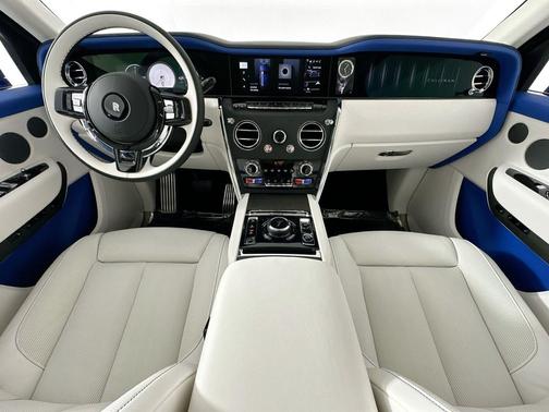 Salamanca Blue 2026 Rolls-Royce Cullinan