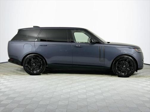 2025 Land Rover Range Rover P400 SE 7 Seat