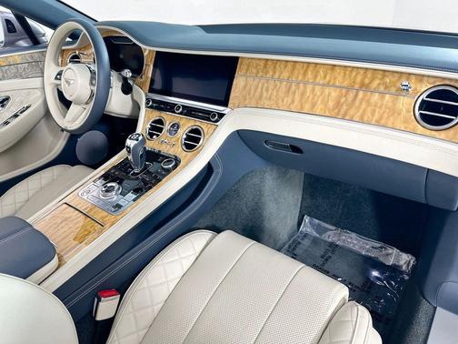 Hallmark 2021 Bentley Continental GT V8