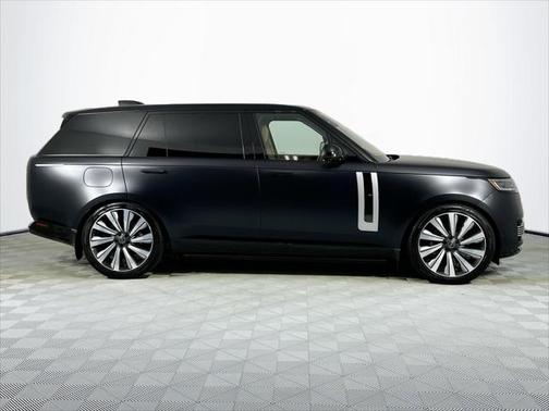 2023 Land Rover Range Rover SV