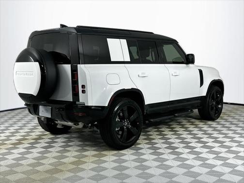 2025 Land Rover Defender 110 P400 X-Dynamic SE