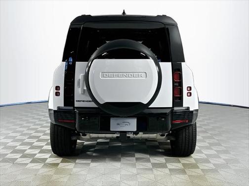 2025 Land Rover Defender 110 P400 X-Dynamic SE