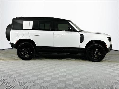 2025 Land Rover Defender 110 P400 X-Dynamic SE