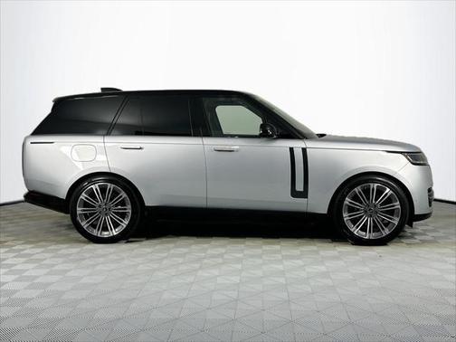2025 Land Rover Range Rover P400 SE