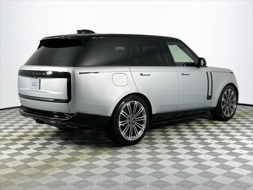 2025 Land Rover Range Rover P400 SE