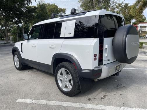 2020 Land Rover Defender 110 SE
