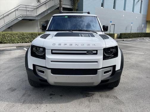2020 Land Rover Defender 110 SE