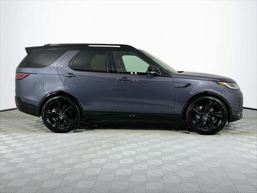 2025 Land Rover Discovery P300 Dynamic SE