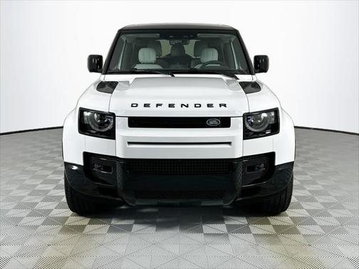 2025 Land Rover Defender V8