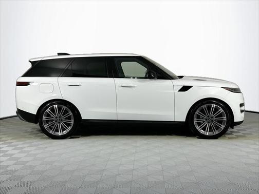 2025 Land Rover Range Rover Sport SE