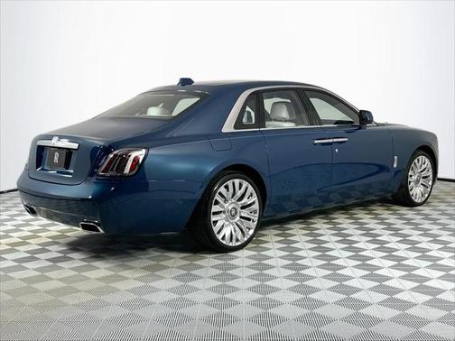 2025 Rolls-Royce Ghost