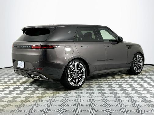 2025 Land Rover Range Rover Sport SE