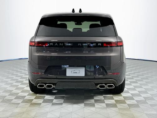 2025 Land Rover Range Rover Sport SE