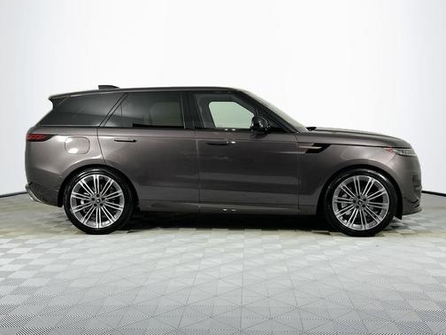 2025 Land Rover Range Rover Sport SE