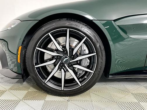 2020 Aston Martin Vantage Base