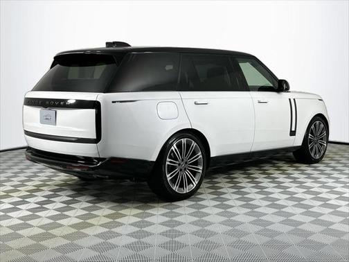 2025 Land Rover Range Rover P400 SE 7 Seat