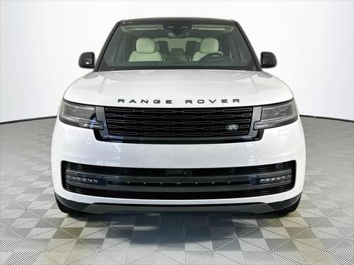 2025 Land Rover Range Rover P400 SE 7 Seat