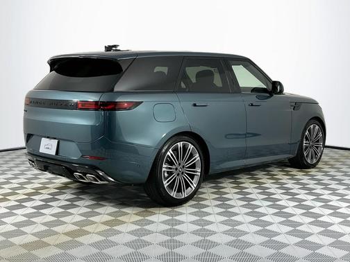 2025 Land Rover Range Rover Sport SE