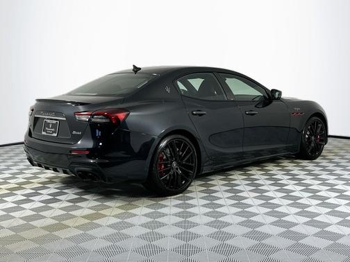 2022 Maserati Ghibli Trofeo
