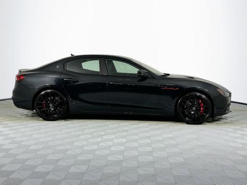 2022 Maserati Ghibli Trofeo