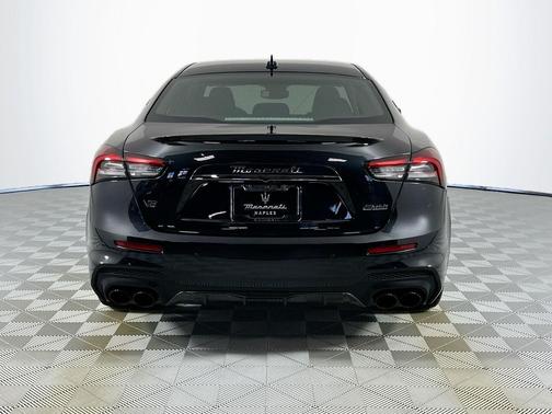 2022 Maserati Ghibli Trofeo