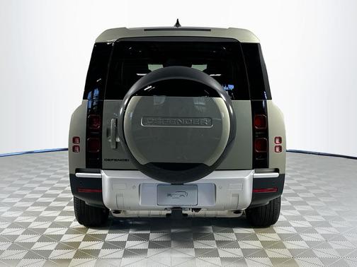 2025 Land Rover Defender 130 P400 S