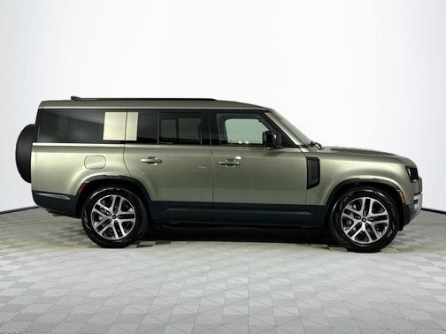 2025 Land Rover Defender 130 P400 S